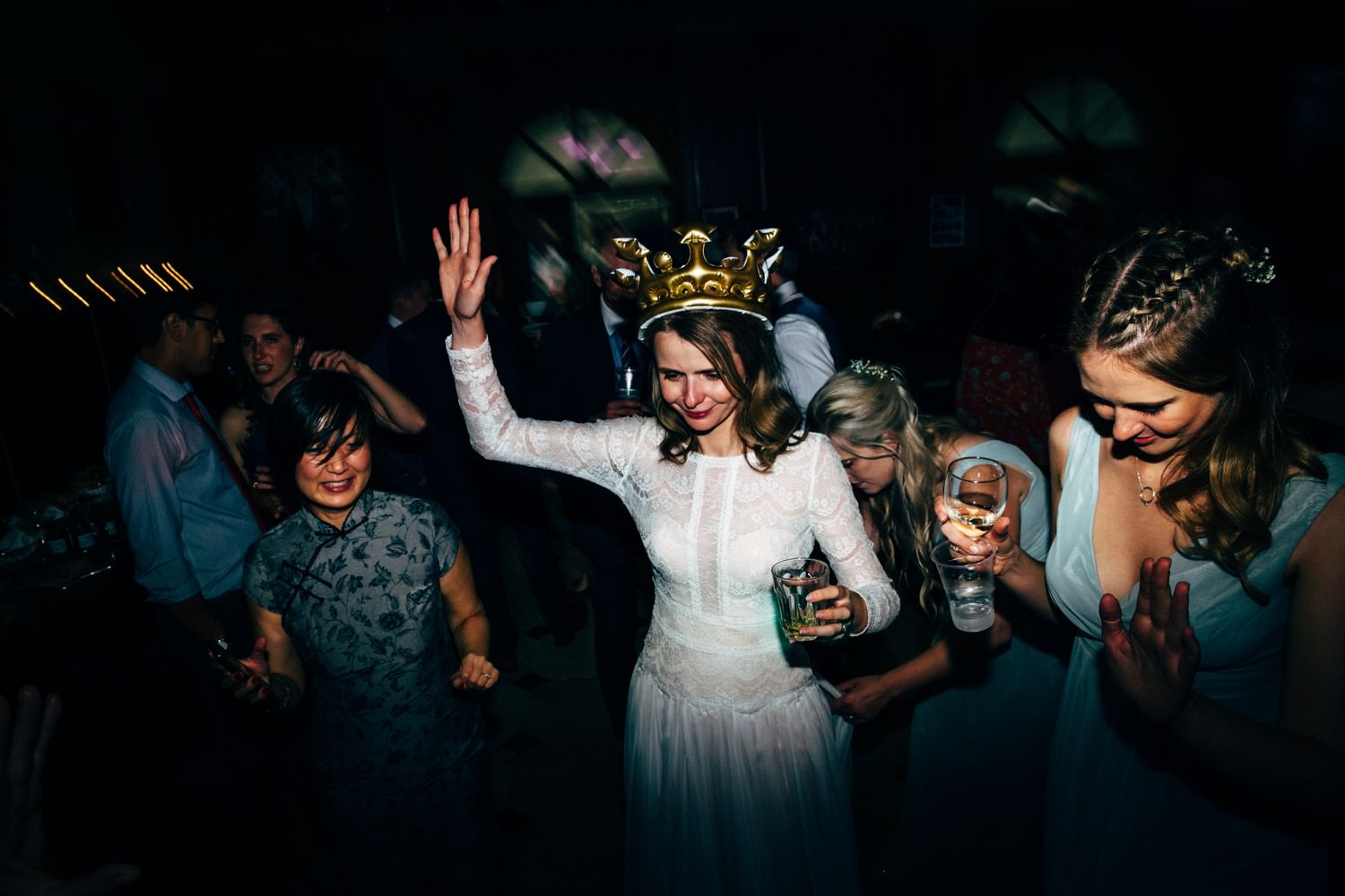 5 tips for picking your wedding photographer