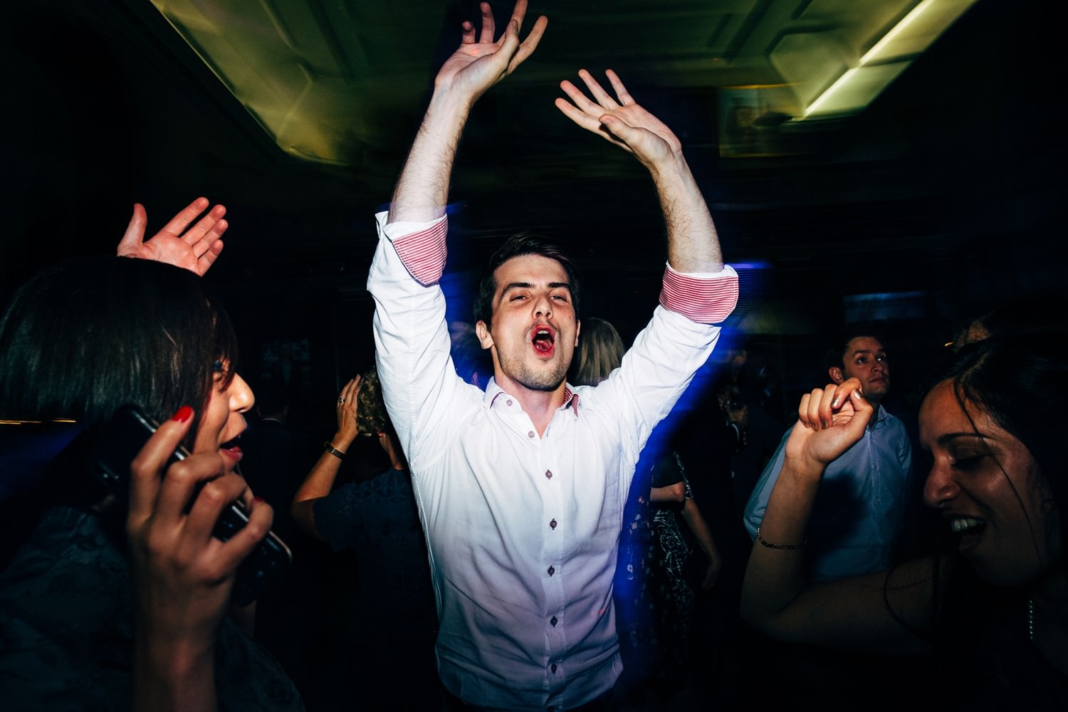 5 tips for picking your wedding photographer