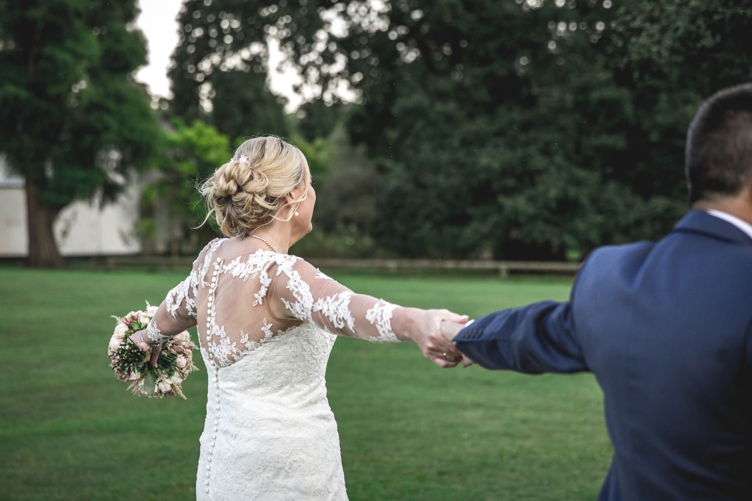 Relaxed wedding photography at Belair House, London