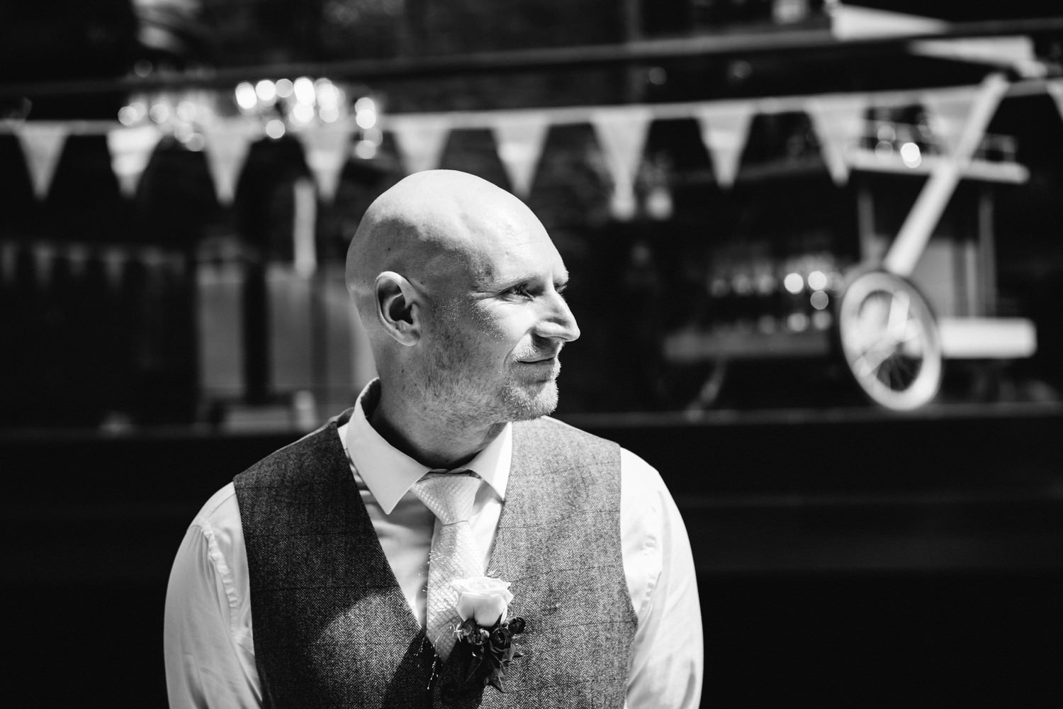 Relaxed urban wedding photography at Devonshire Terrace, London