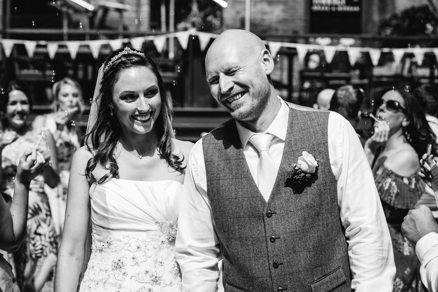 Relaxed urban wedding photography at Devonshire Terrace, London