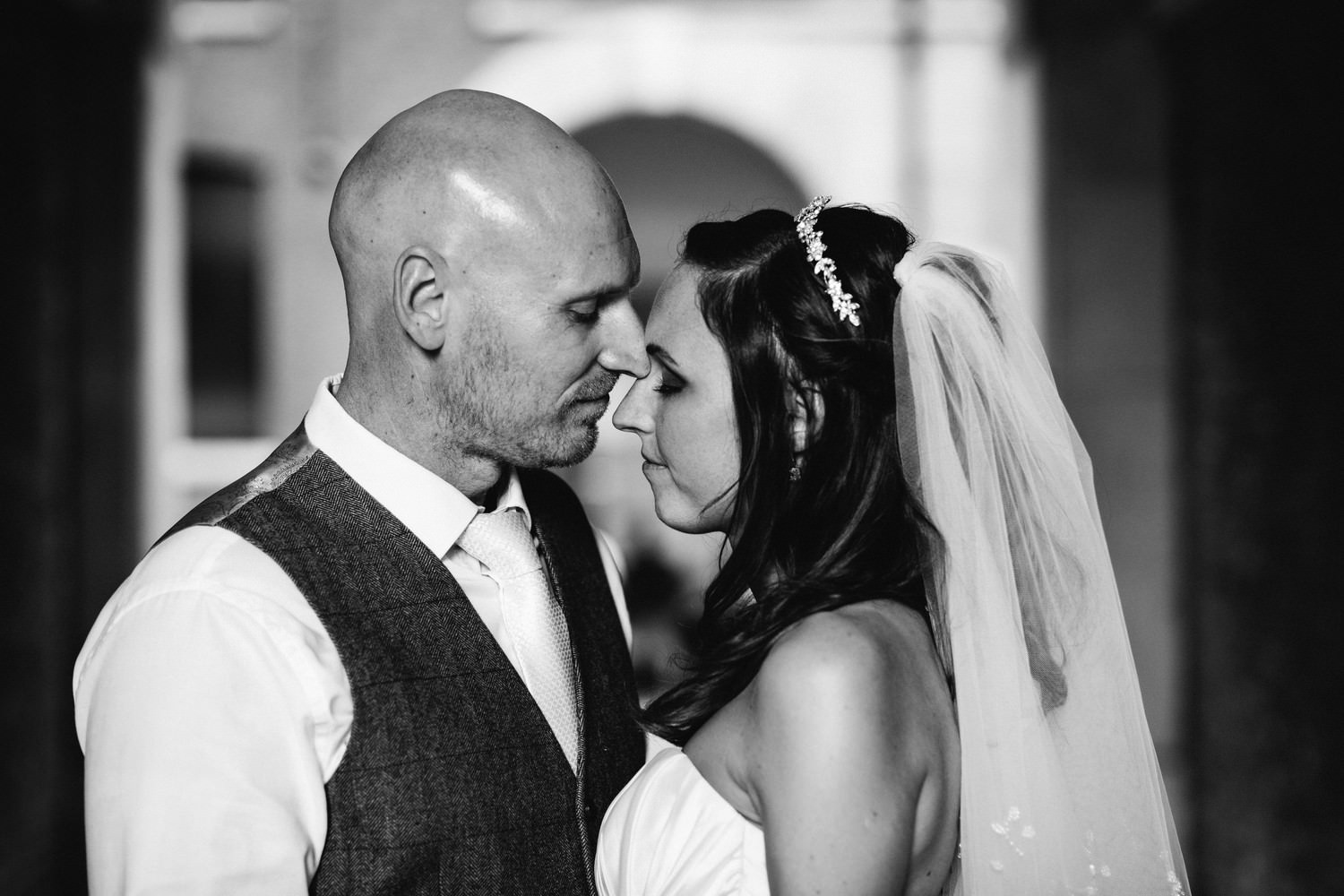 Relaxed urban wedding photography at Devonshire Terrace, London