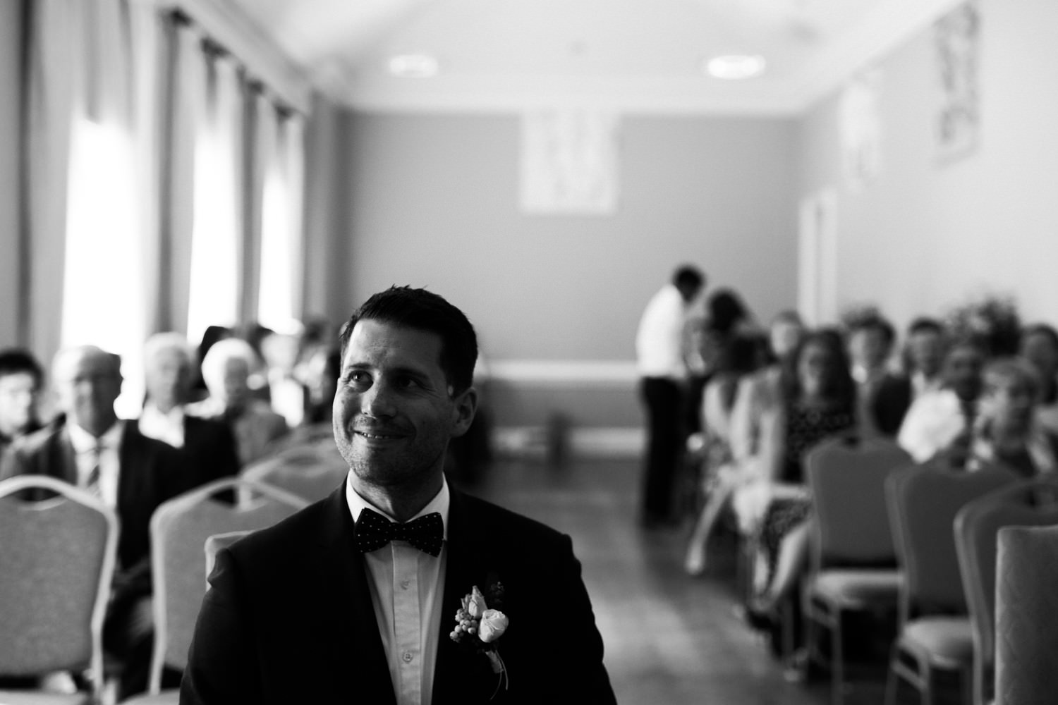 Relaxed pub wedding photography in Edinburgh