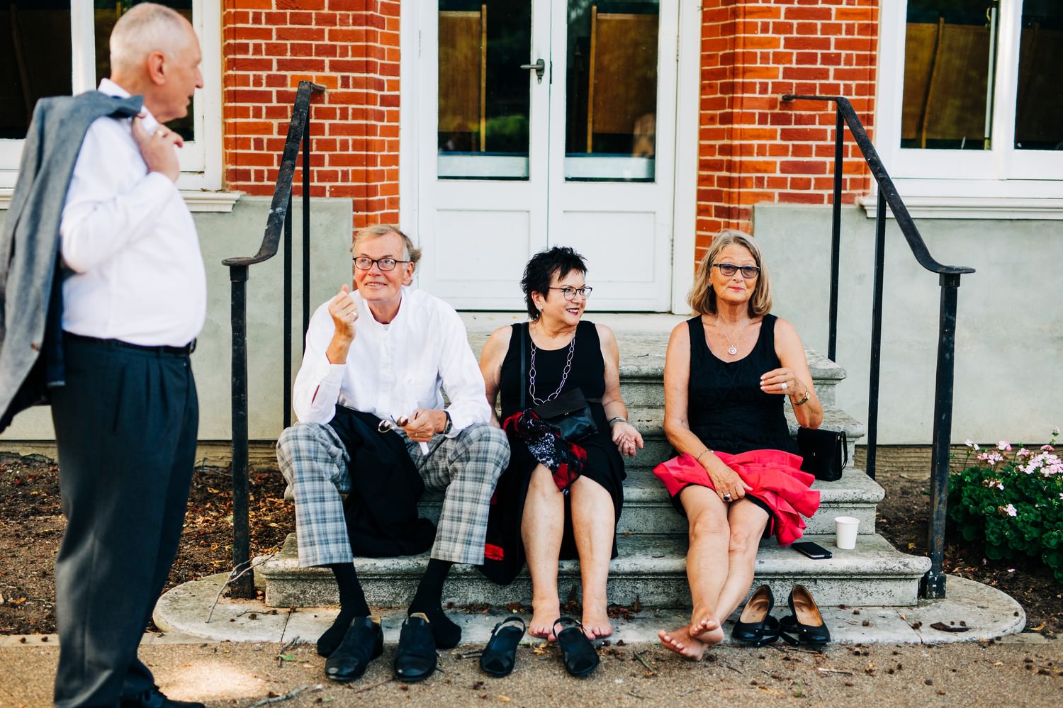 Relaxed pub wedding photography in Edinburgh