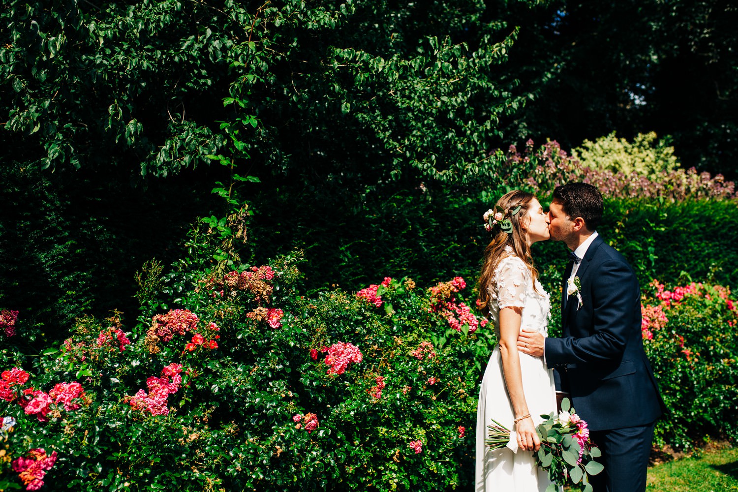 Relaxed pub wedding photography in Edinburgh