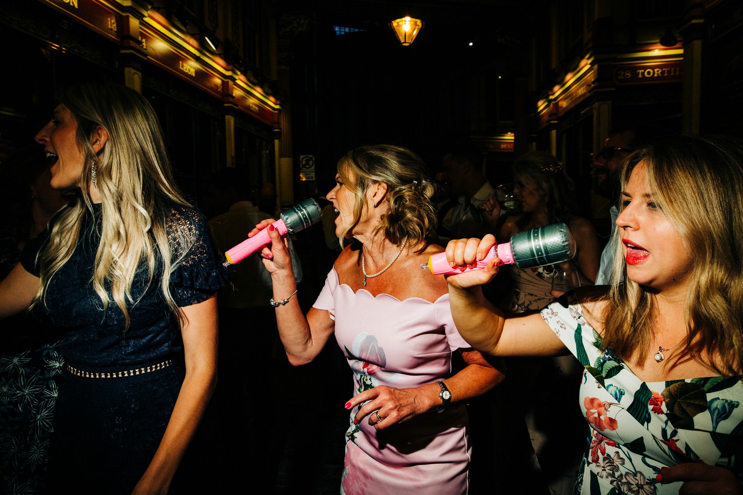 Relaxed pub wedding photography in Scotland