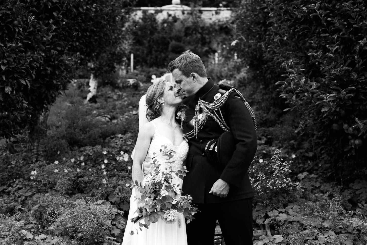 Relaxed Scottish Borders wedding photography near Edinburgh