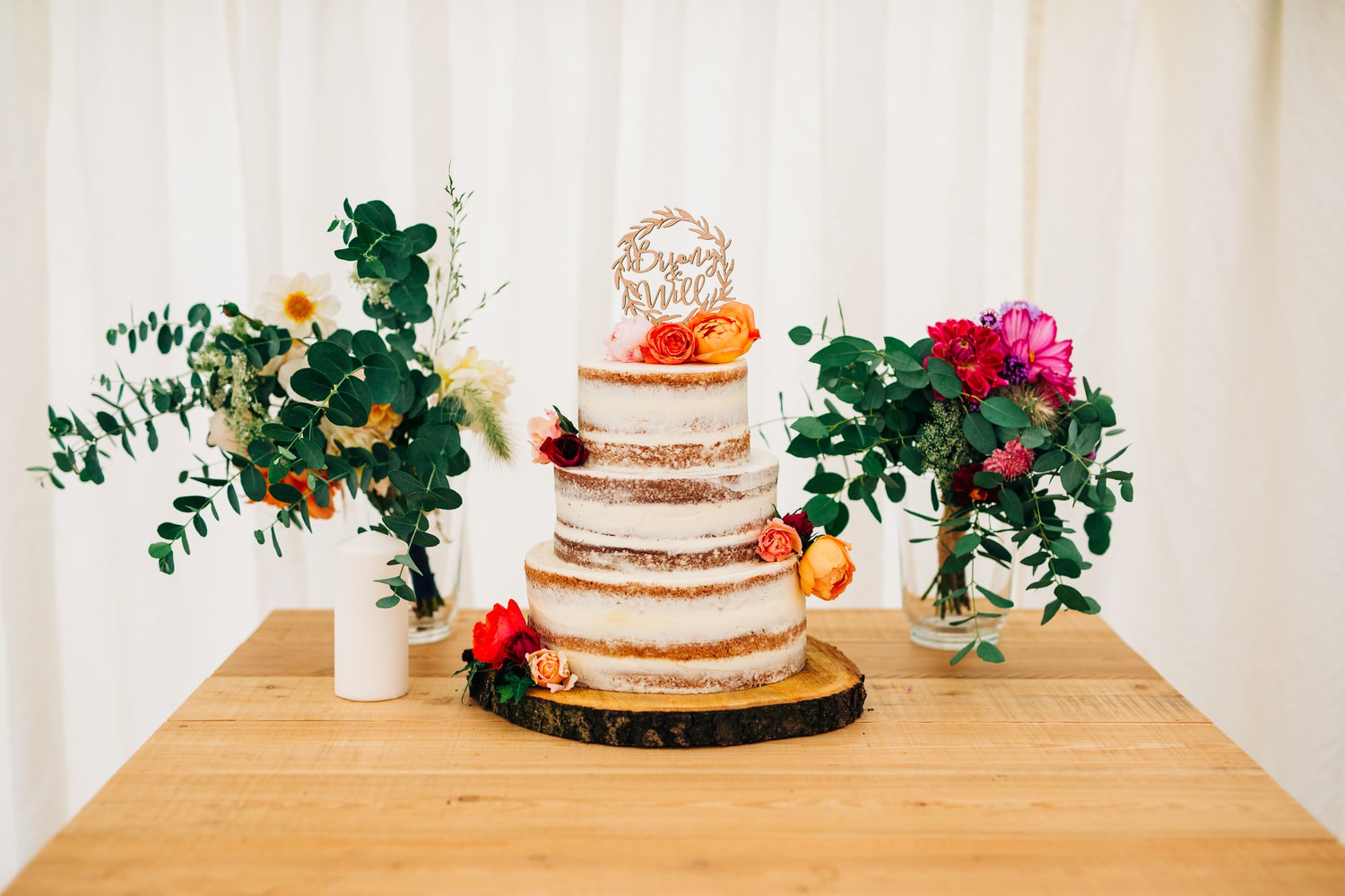 Relaxed Scottish Borders wedding photography near Edinburgh