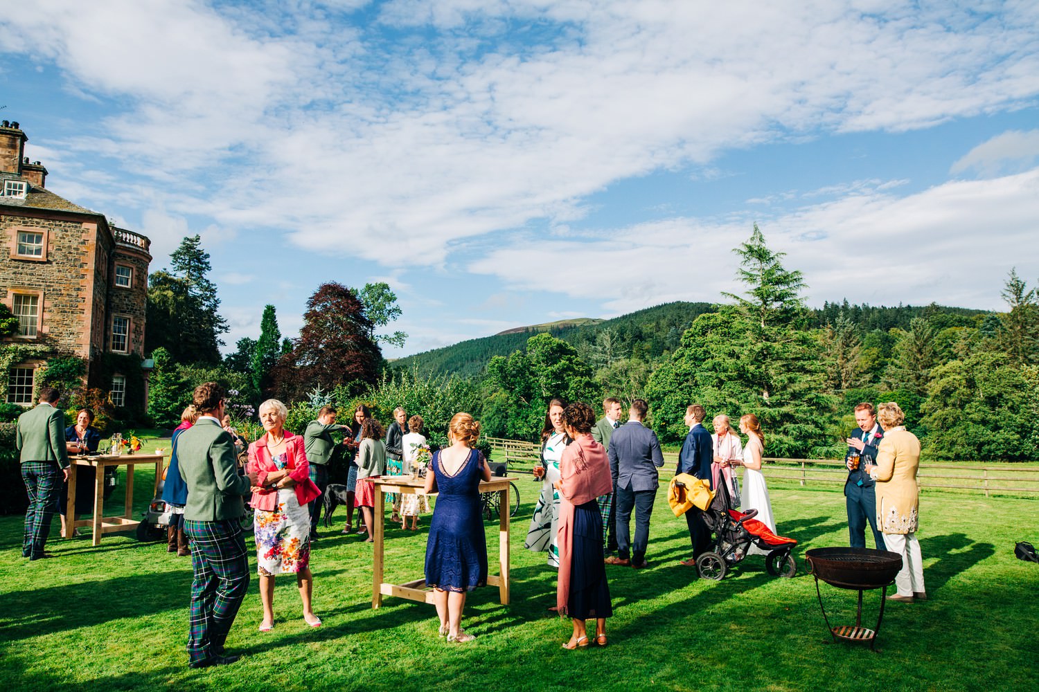 Relaxed Scottish Borders wedding photography near Edinburgh
